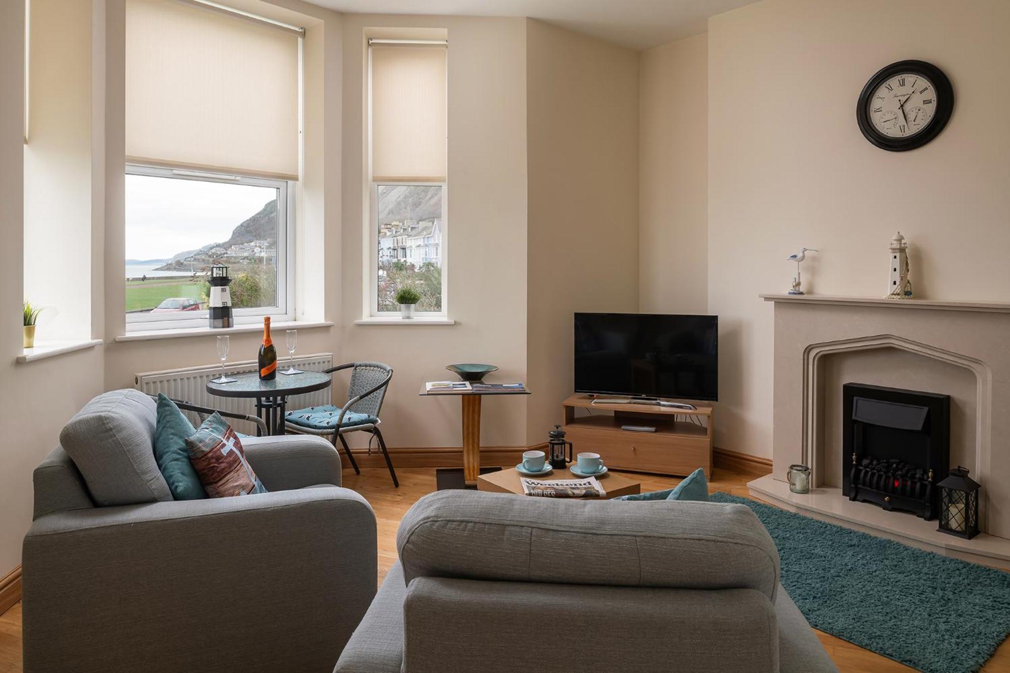 Puffin View Apartment Llanfairfechan Bagian luar foto